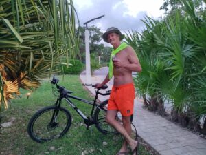 Sifu Slim with Bike (large image)